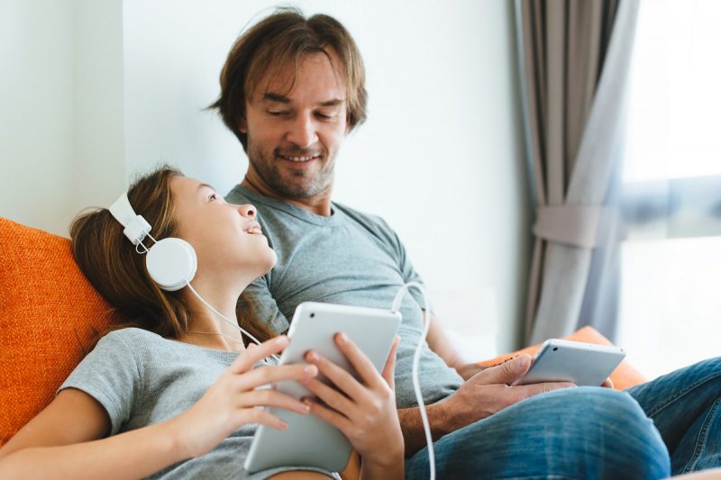 More than 2.7m parents share family photos with complete strangers online safernetday_elliex1200.jpg
